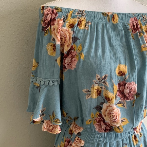 Floral Short Romper - Picture 4 of 8